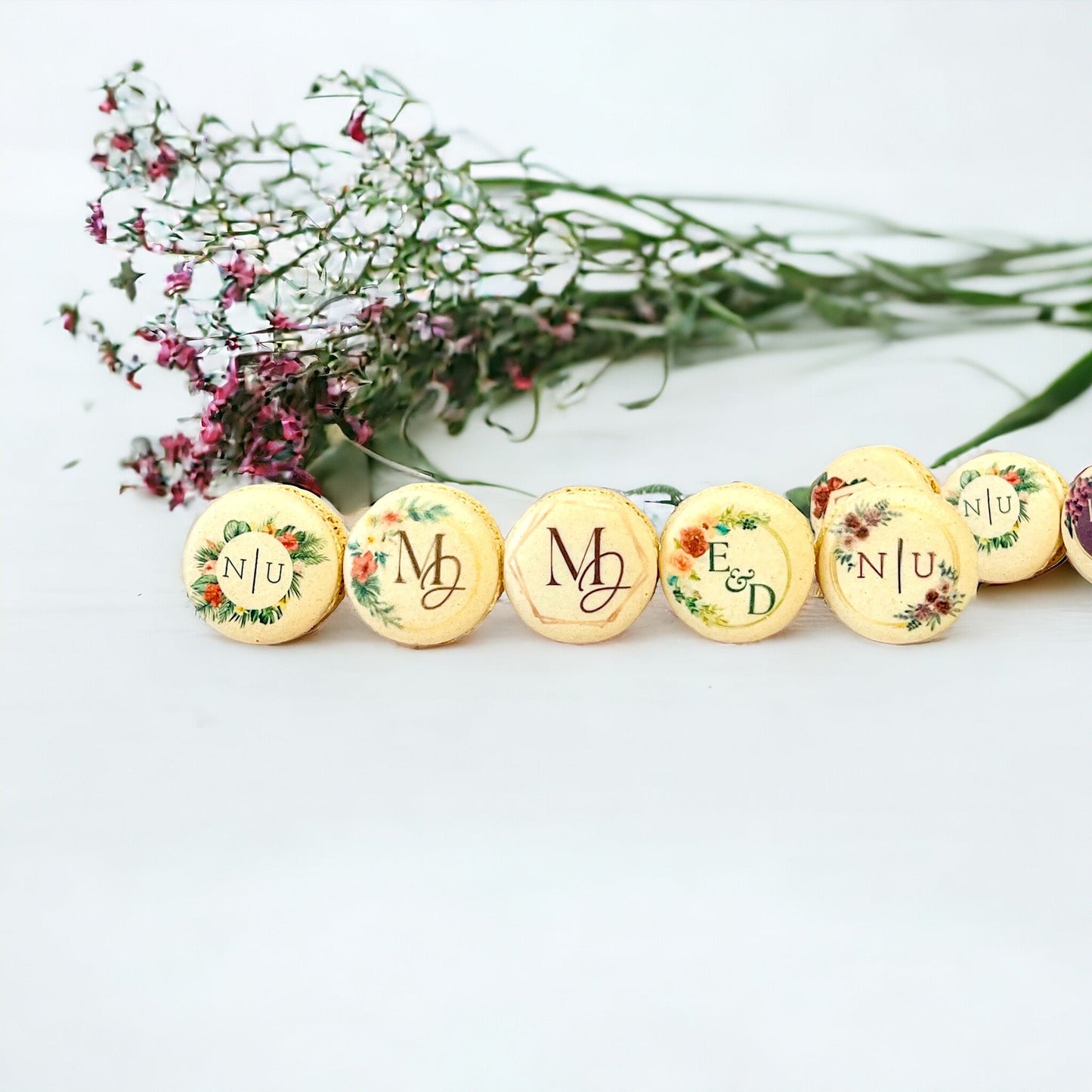 Personalized Macaron Masterpieces - Macaron CentraleWedding Favor6 Pack