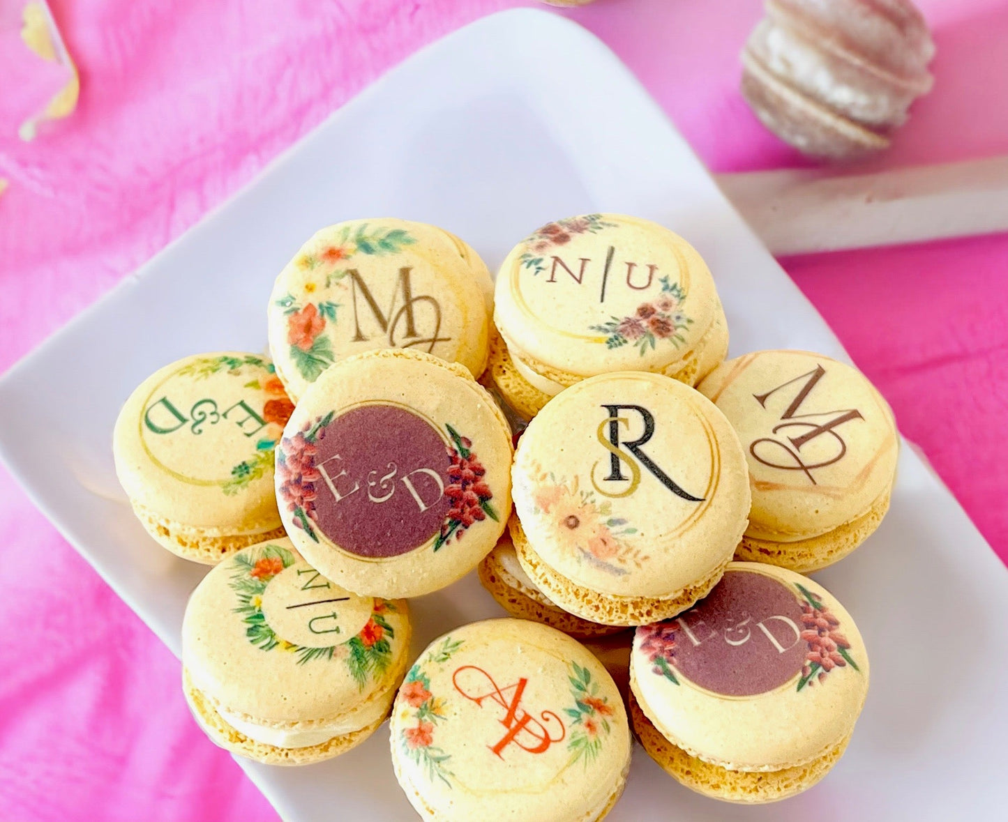 Personalized Macaron Masterpieces - Macaron CentraleWedding Favor6 Pack