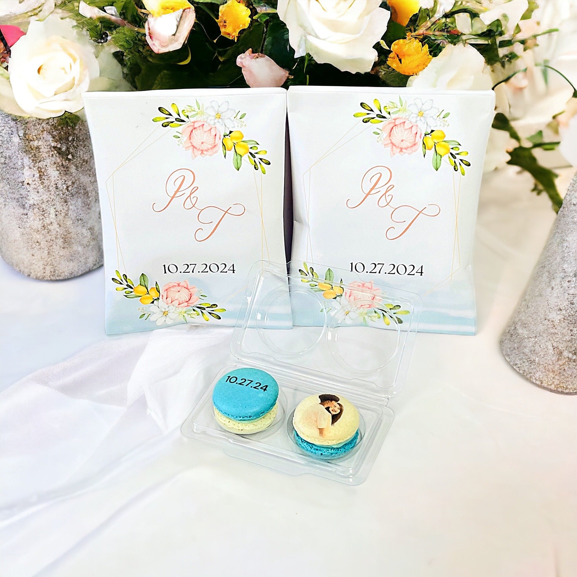 Personalized Wedding Favor Pouch with Custom Macarons | Party Favor 2 - Pack - Macaron CentraleWedding Favor6 Pouches (12 Macarons)