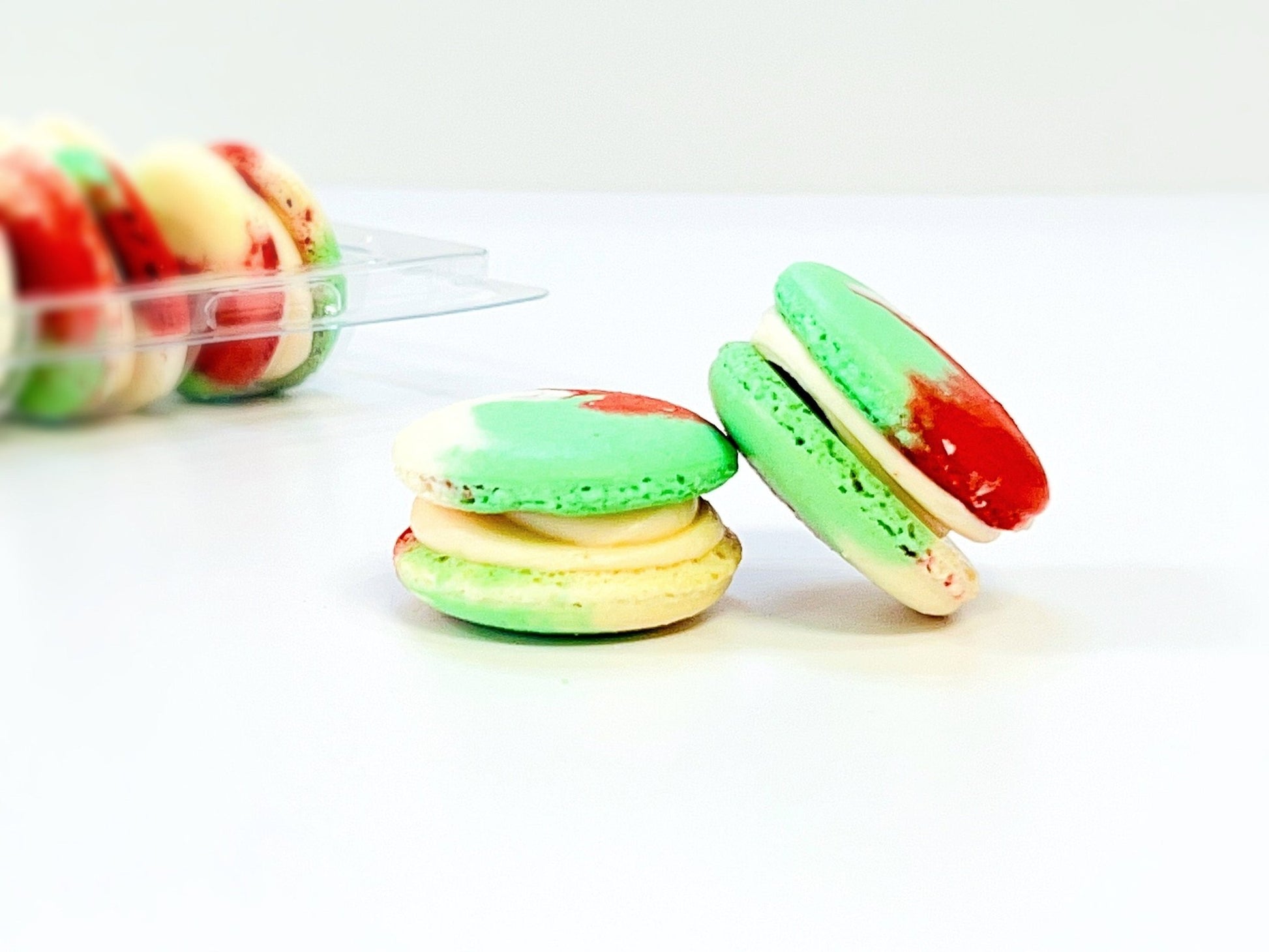 Pineberry French Macaron | Available in 6 , 12 & 24 Pack - Macaron Centrale6 Pack