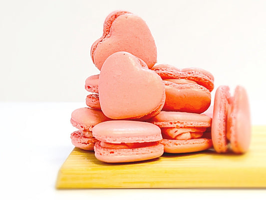 Pink Heart French Macarons | Ideal for Valentine's Day gifts, birthdays, weddings, anniversaries and more - Macaron CentraleDefault (Strawberry)12 Pack