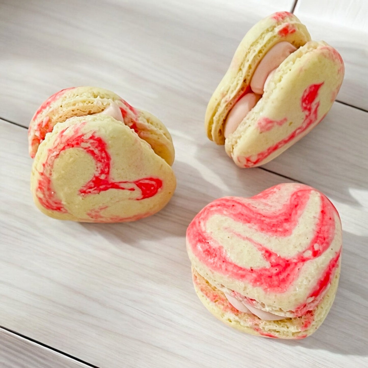 Pink Swirl Heart French Macarons | Ideal for Valentine's Day gifts, birthdays, weddings, anniversaries and more - Macaron CentraleValentine'sDefault (Pomegranate)12 Pack