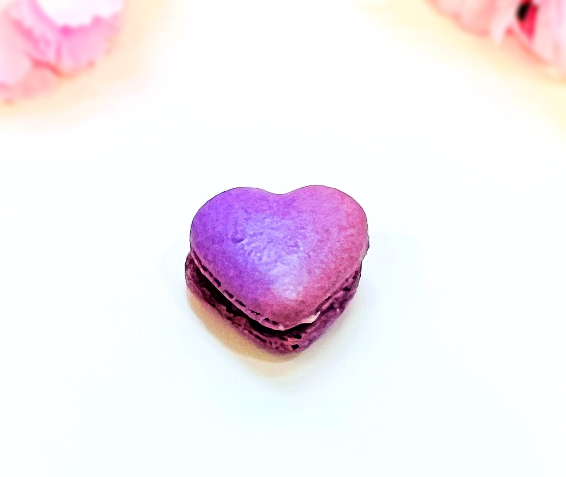 Purple Heart French Macarons | Ideal for Valentine's Day gifts, birthdays, weddings, anniversaries and more - Macaron CentraleDefault (Grape)12 Pack