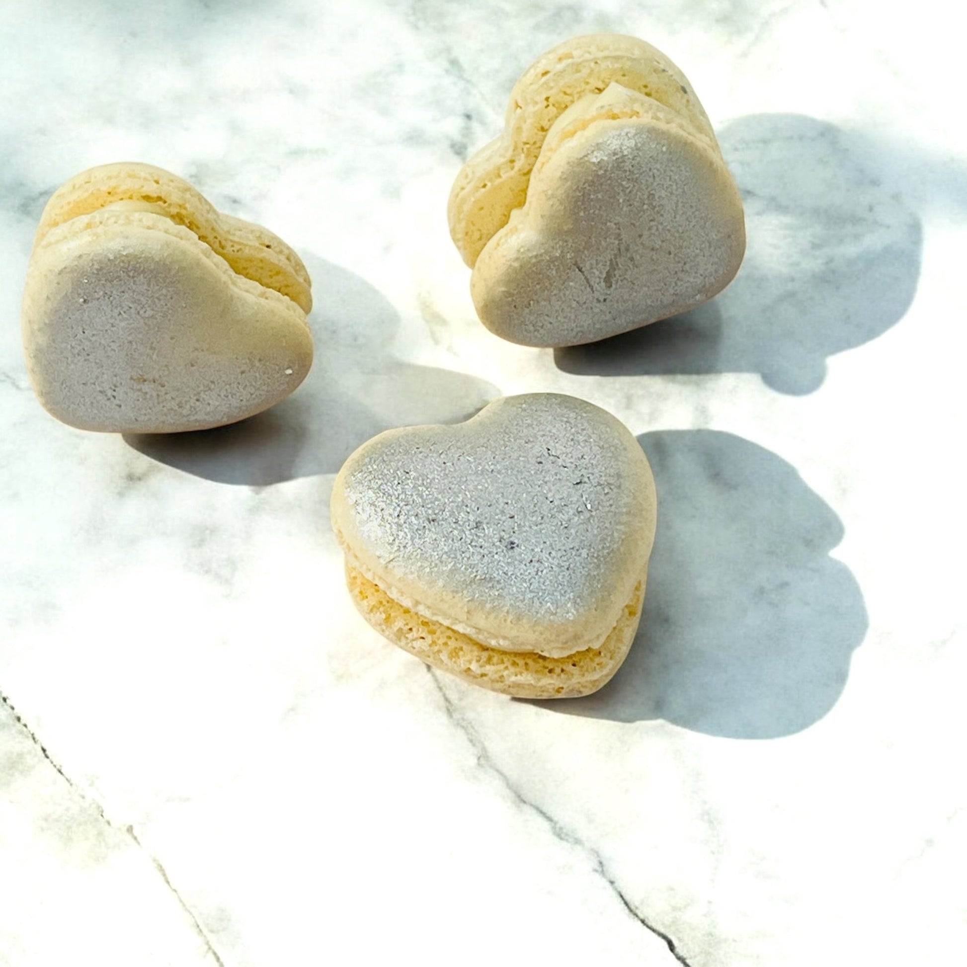 Silver Heart French Macarons | Ideal for Valentine's Day gifts, birthdays, weddings, anniversaries and more - Macaron CentraleValentine'sDefault (Vanilla)12 Pack