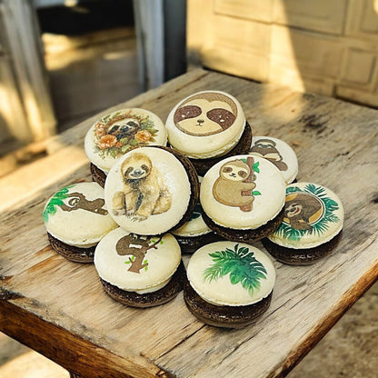 Sloth - Themed Macarons with Edible Art - Macaron Centrale6 Pack