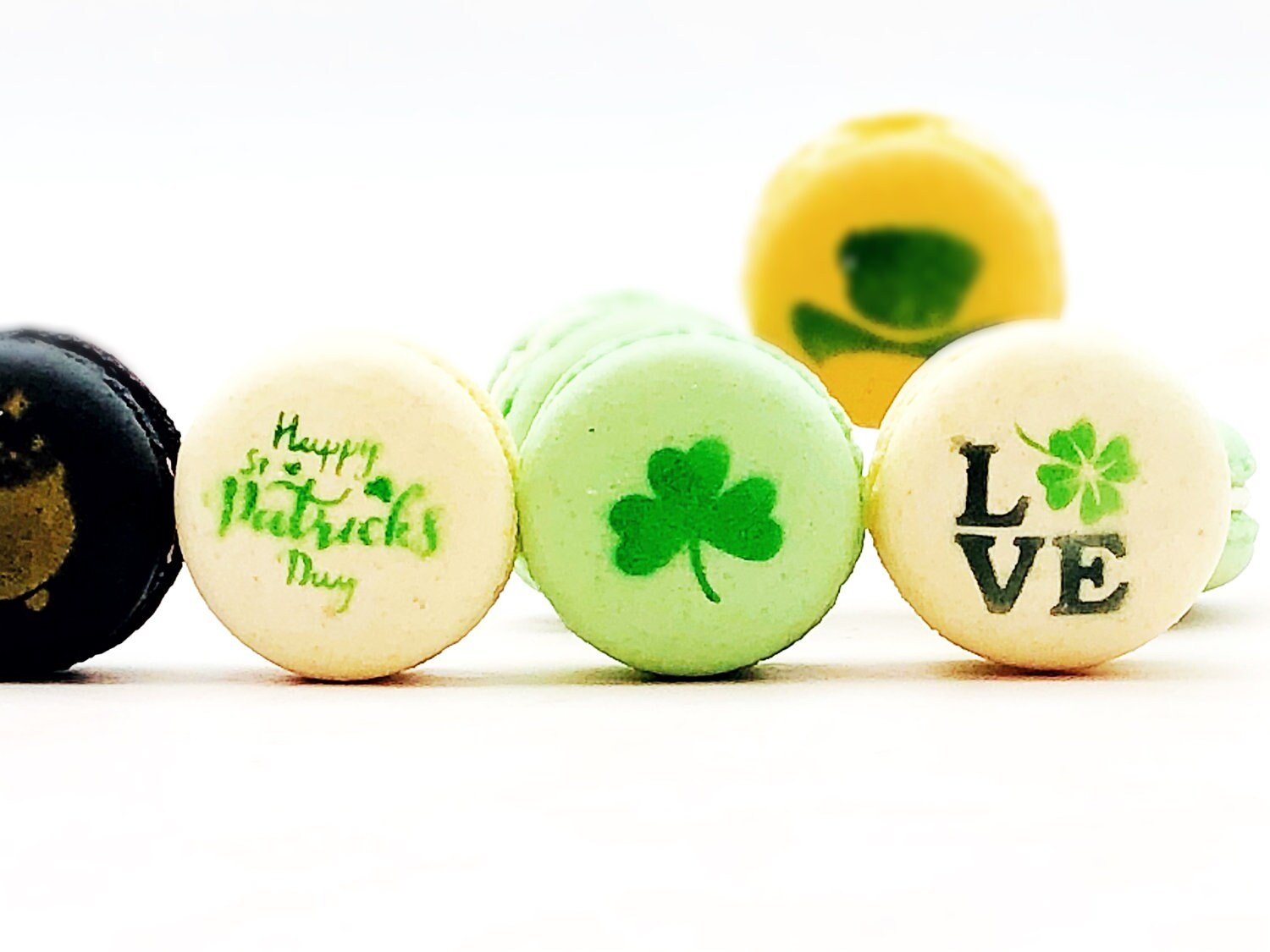 St. Patrick's Day French Macaron Set #2 | 12 Pack | Free Shipping, perfect for upcoming St. Patrick's Day Celebration - Macaron Centrale