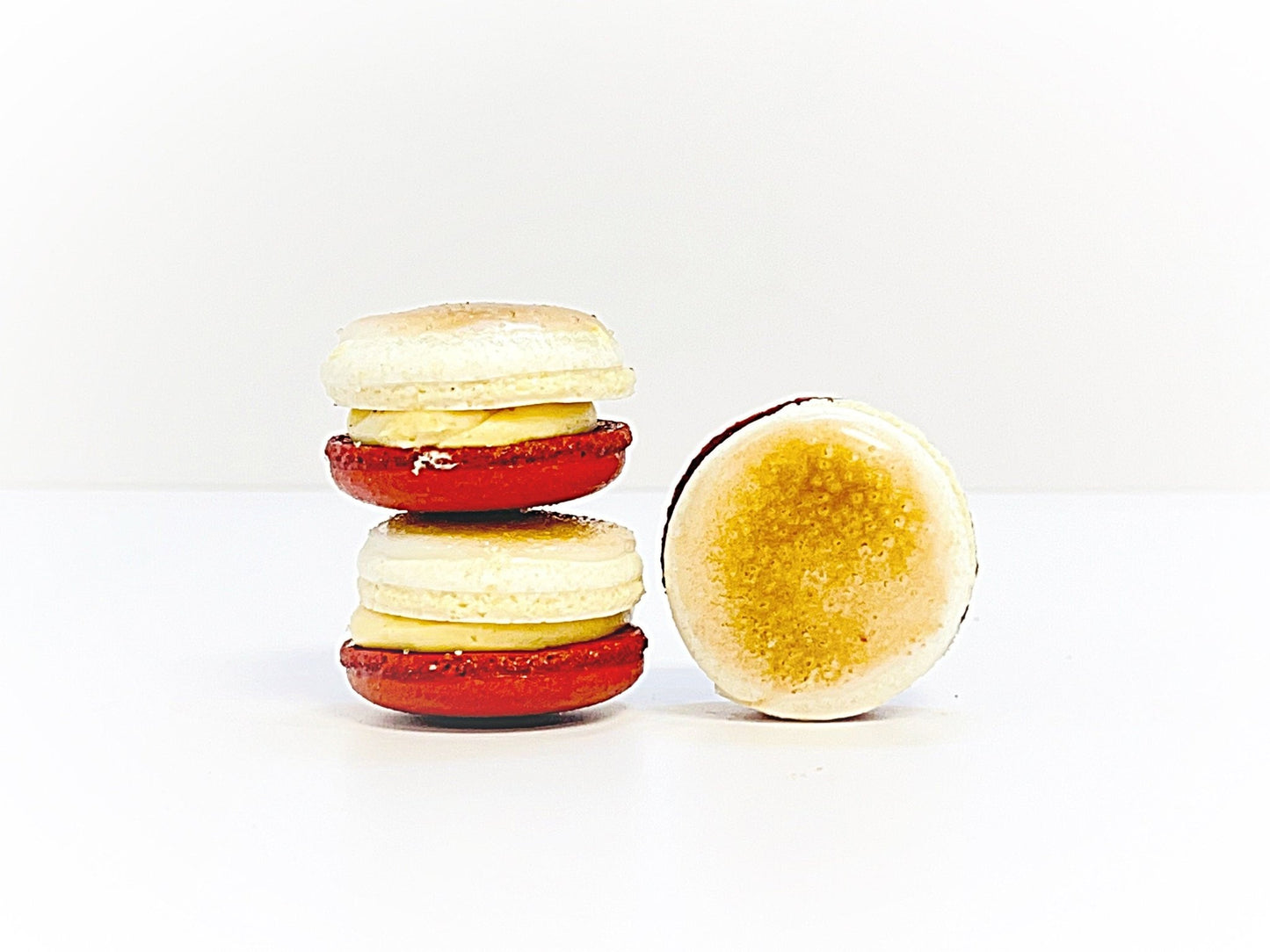 Strawberry Crème Brûlée Vegan Macarons - Macaron Centrale4 Pack