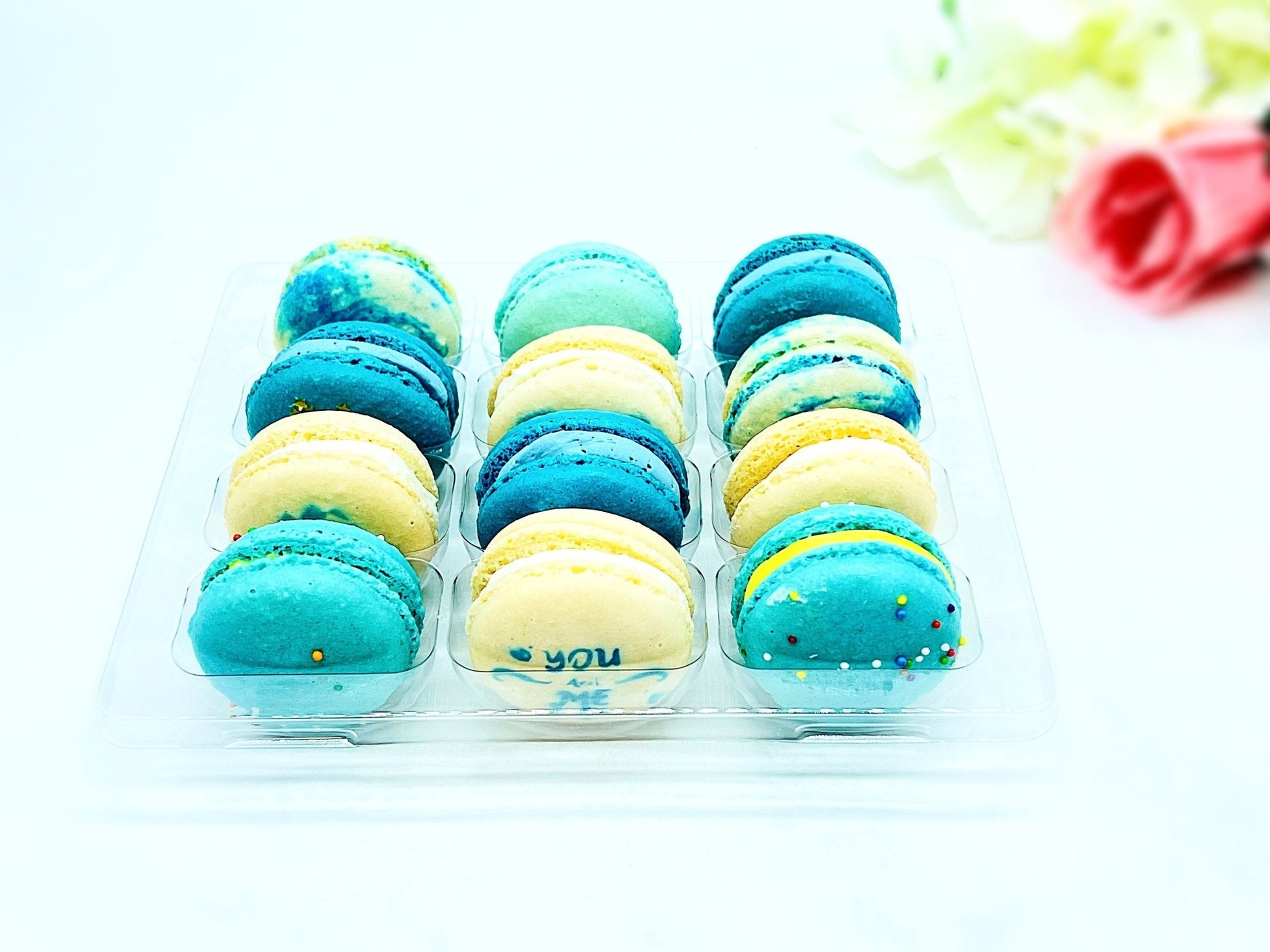The Blue Love Macarons | 12 French Macarons Set - Macaron Centrale
