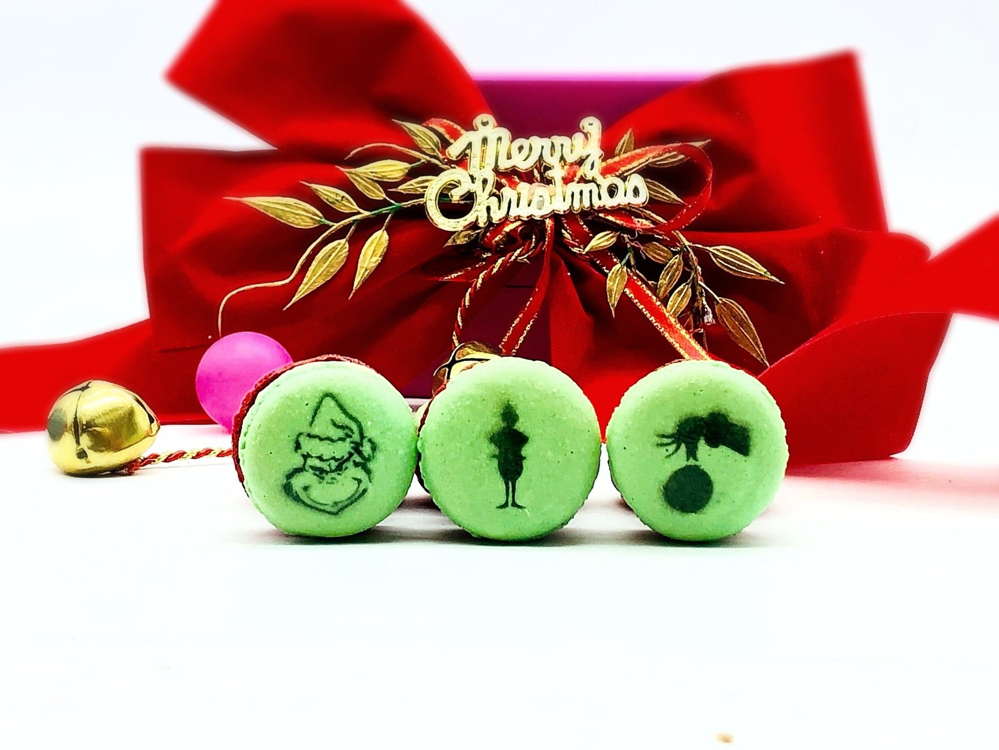 The Grinch Apple Caramel French Macarons - Macaron Centrale6 pack