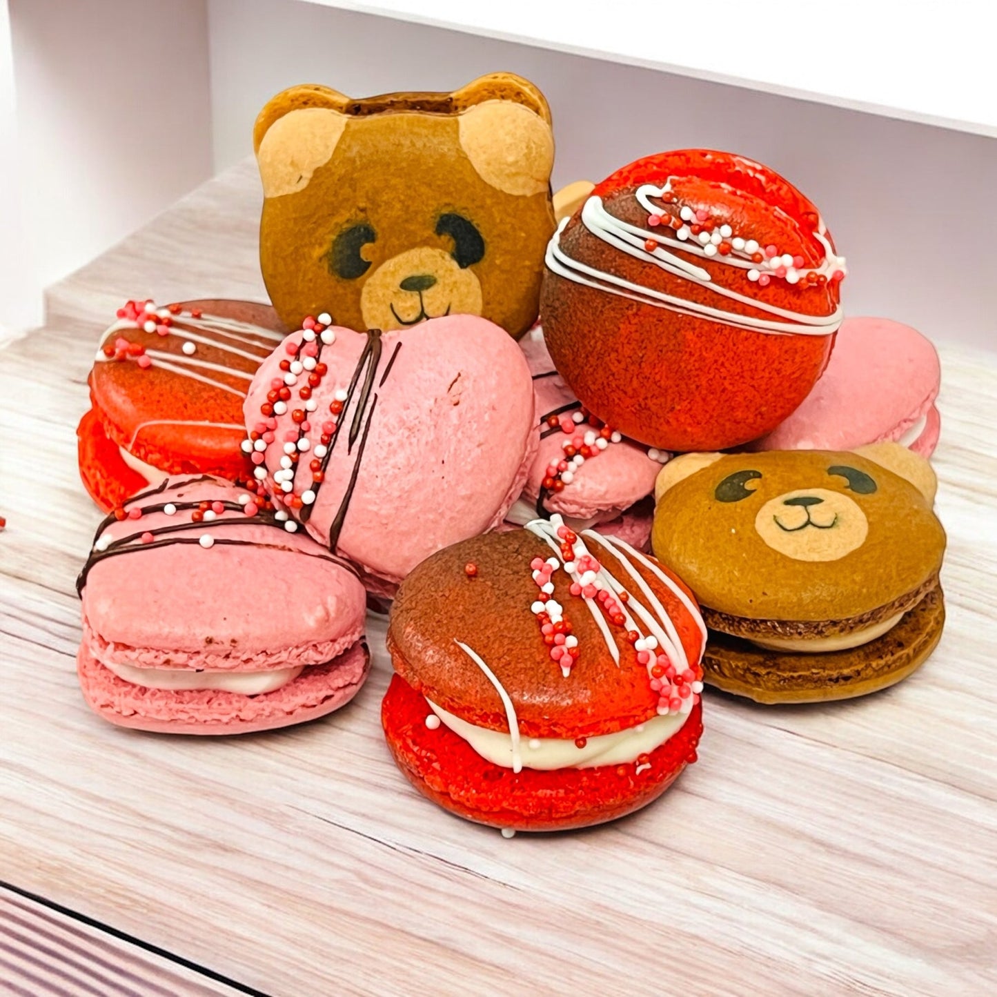 Valentine's Macaron Trio | Bear Chocolate Caramel, Cranberry Hearts & Apple Cinnamon - Macaron CentraleValentine's6 Pack