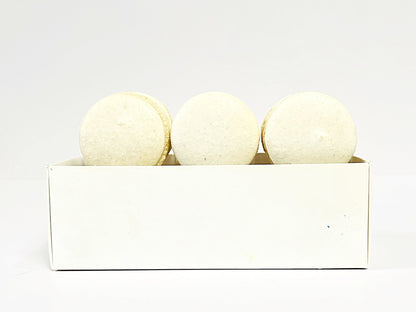 Vanilla Cream Macaron Sucettes En Gros | Available in 24 & 48 Sucettes - Macaron Centrale24 Pack