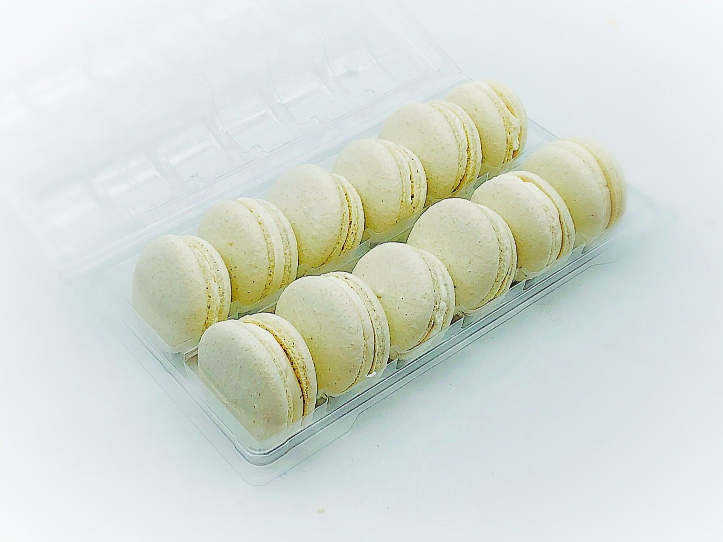 Vanilla Sea Salt Vegan Macarons - Macaron Centrale4 Pack