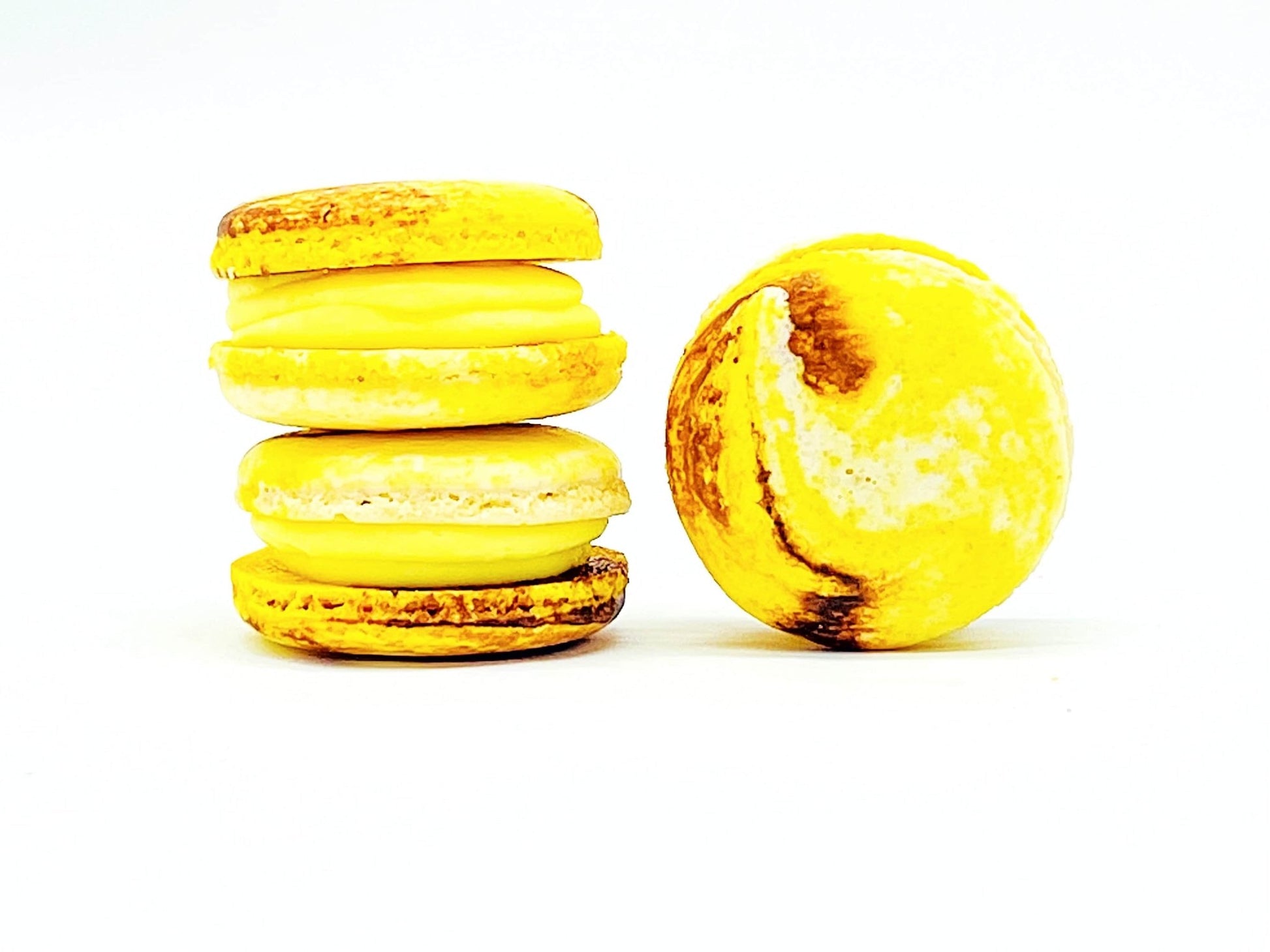 Vegan Planet | The Yellow Planet | Lemon Chocolate Vegan Macarons - Macaron Centrale4 Pack