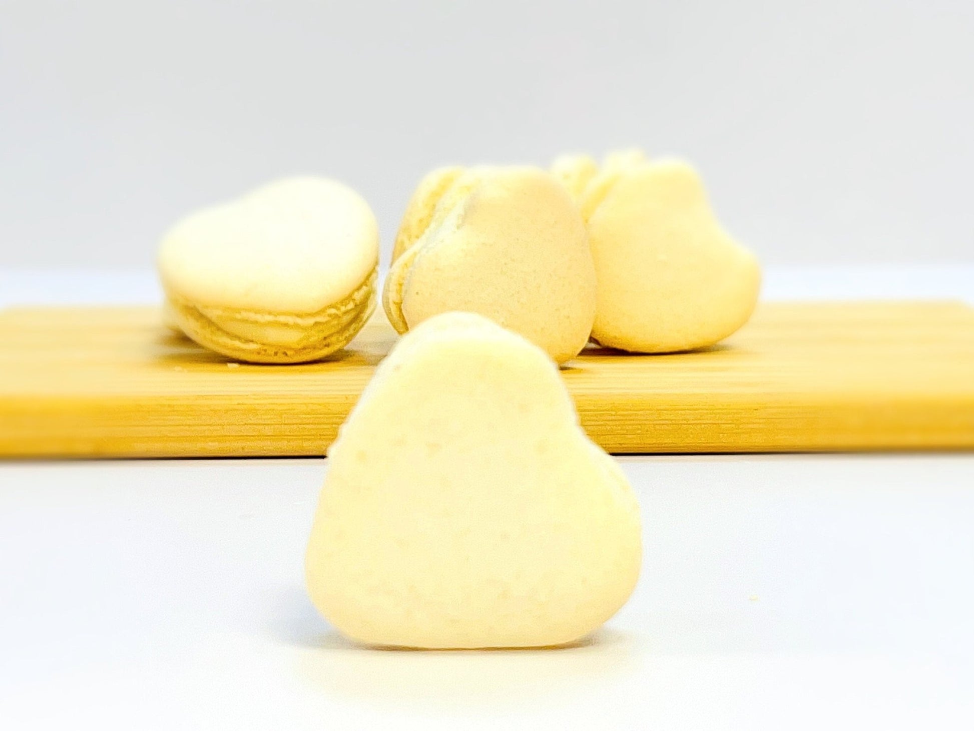 White Heart French Macarons | Ideal for Valentine's Day gifts, birthdays, weddings, anniversaries and more - Macaron CentraleDefault (Vanilla)12 Pack