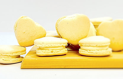 White Heart French Macarons | Ideal for Valentine's Day gifts, birthdays, weddings, anniversaries and more - Macaron CentraleDefault (Vanilla)12 Pack