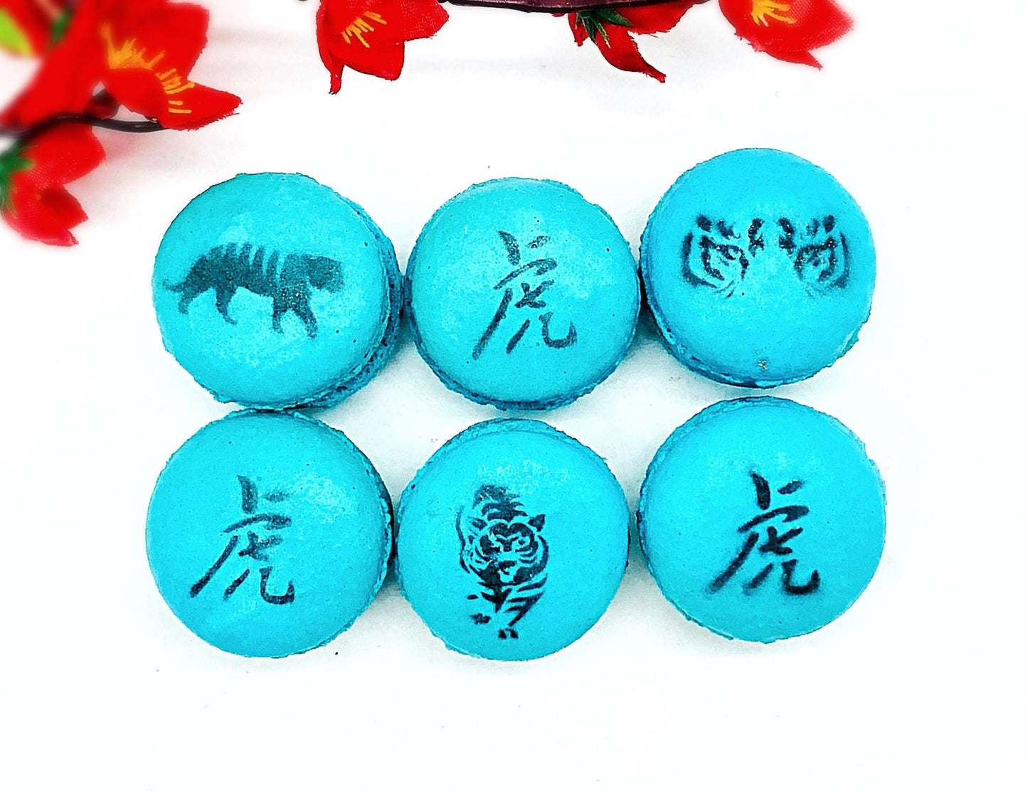Year of Tiger | Blueberry Buttercream Macaron decorated with Gold Dust - Macaron Centrale6 Pack