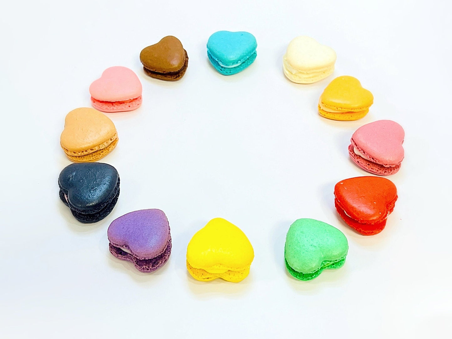 Yellow Heart French Macarons | Ideal for Valentine's Day gifts, birthdays, weddings, anniversaries and more - Macaron CentraleDefault (Lemon)12 Pack